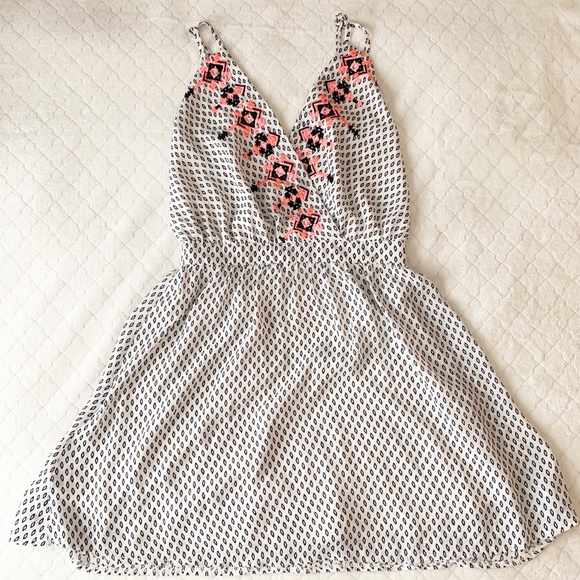 Inmod - Spring & Summer Dress - Picture 2 of 5